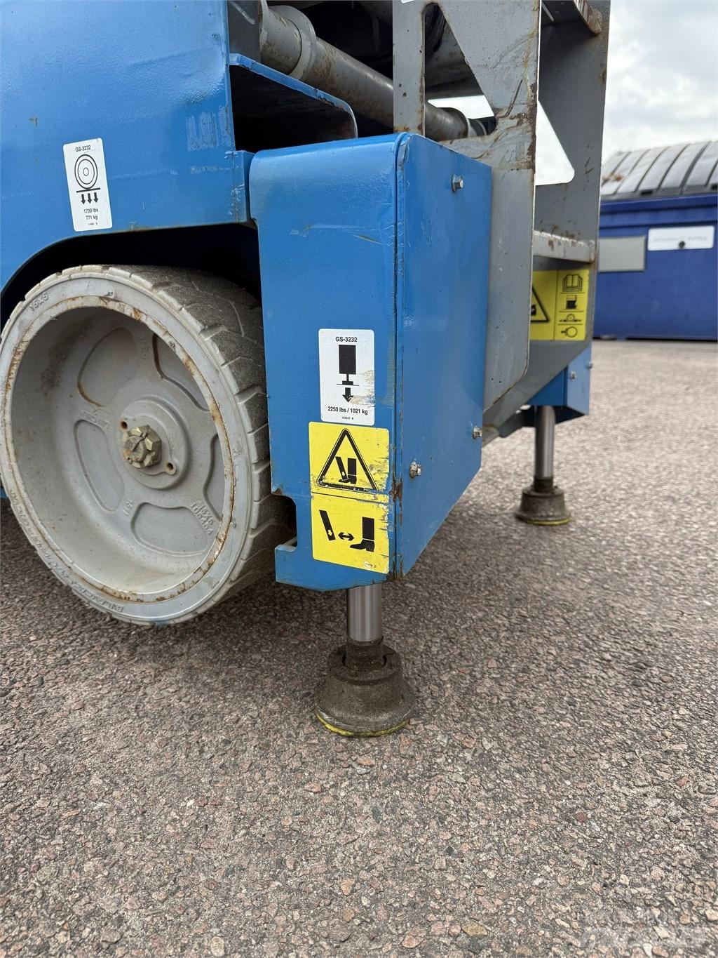 Genie GS3232 シザースリフト