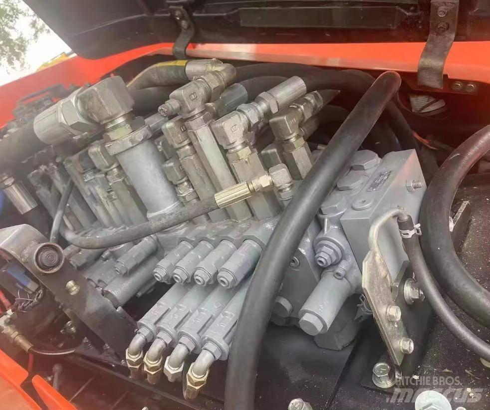 Kubota KX 185-3 中型油圧ショベル 7ｔ-12ｔ（ユンボ・パワーショベル・バックホー）