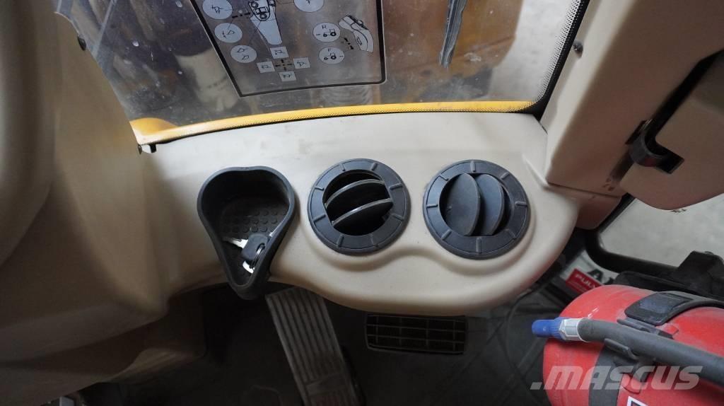 Hydrema 906 E バックホーローダー