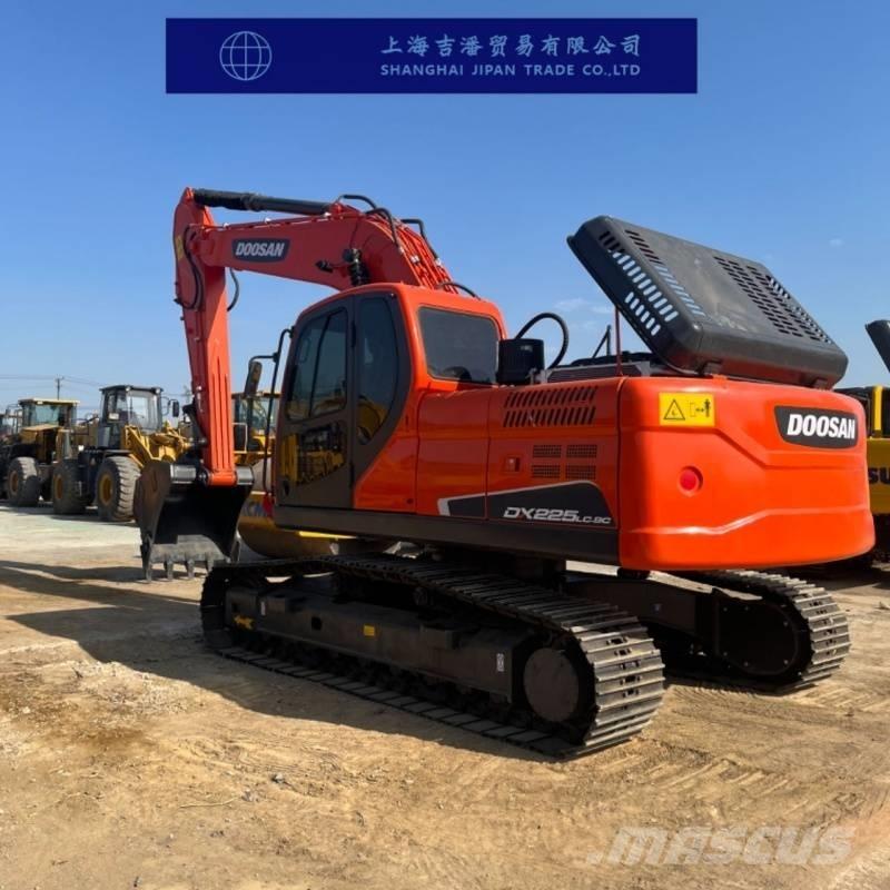 Doosan DX 225 大型油圧ショベル12t以上（パワーショベル・ユンボ）