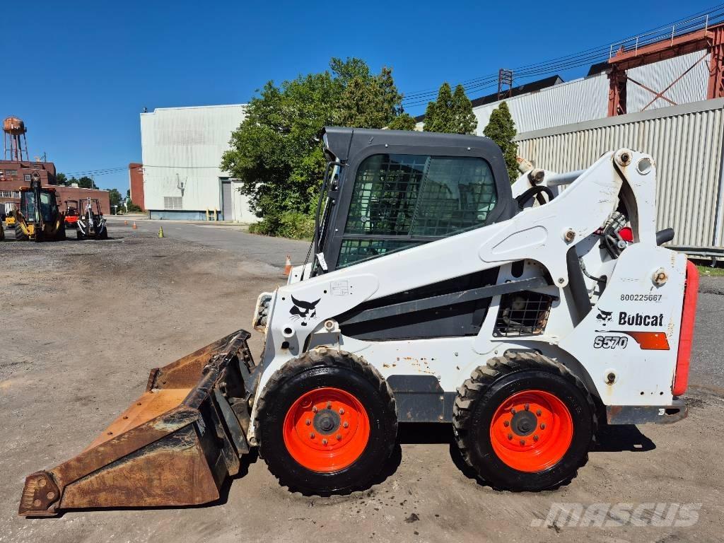 Bobcat S 570 スキッドステアローダー