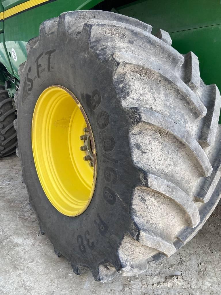 John Deere S 670 i コンバイン