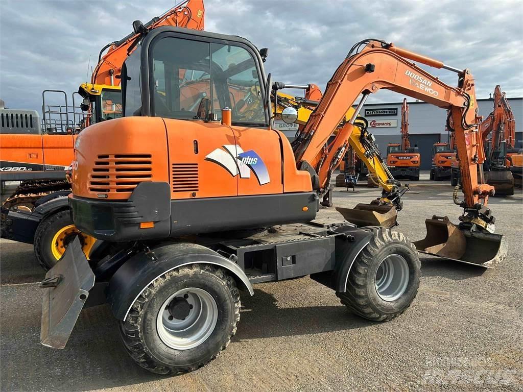 Doosan 55w ホイール式油圧ショベル（パワーショベル・ユンボ・バックホー）