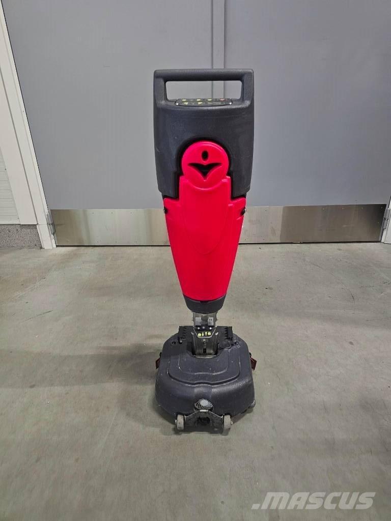 Hako Scrubmaster B3 床洗浄機（スクラバー）