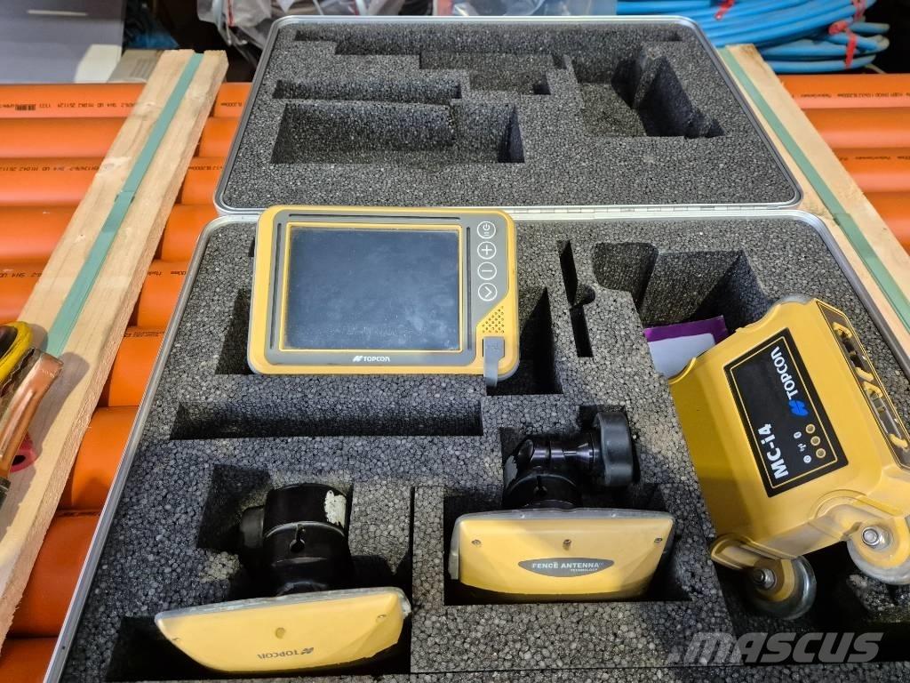 Komatsu PC210 LC-11 大型油圧ショベル12t以上（パワーショベル・ユンボ）
