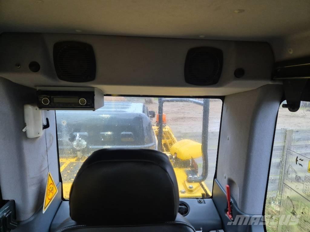 Komatsu PC210 LC-11 大型油圧ショベル12t以上（パワーショベル・ユンボ）