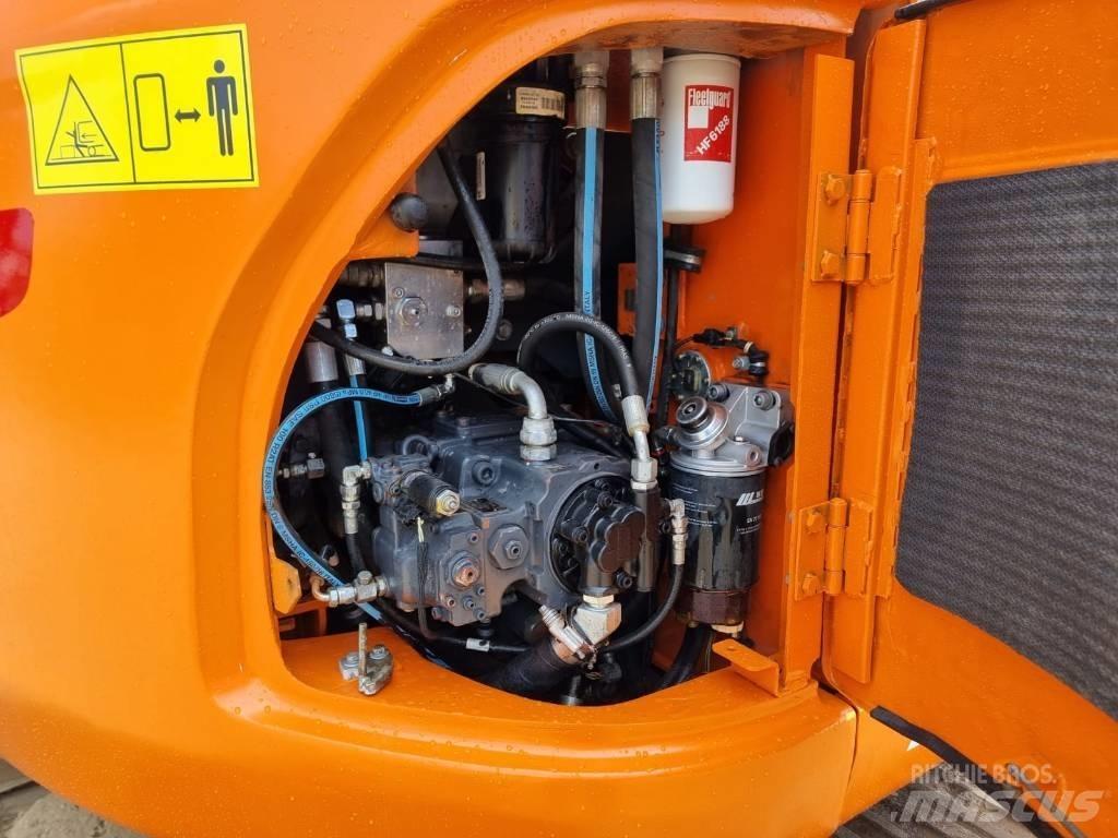 Doosan DX 140 LC-3 大型油圧ショベル12t以上（パワーショベル・ユンボ）