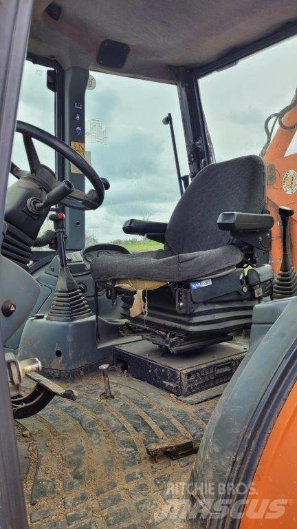 Fiat-Hitachi FB 100 バックホーローダー