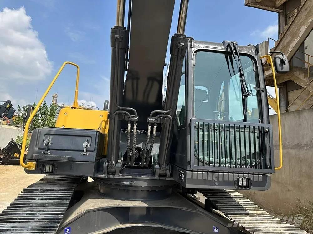 Volvo EC240D 大型油圧ショベル12t以上（パワーショベル・ユンボ）
