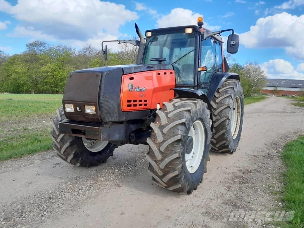 Valmet 8450 Mega トラクター