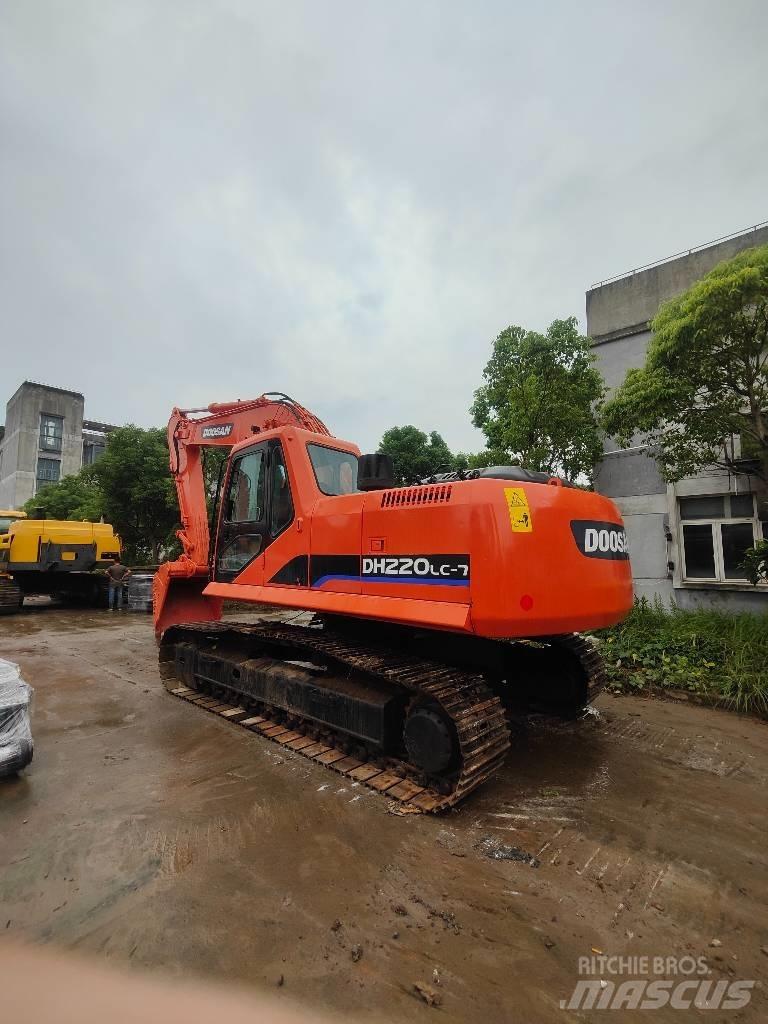 Doosan 220 LC-7 大型油圧ショベル12t以上（パワーショベル・ユンボ）