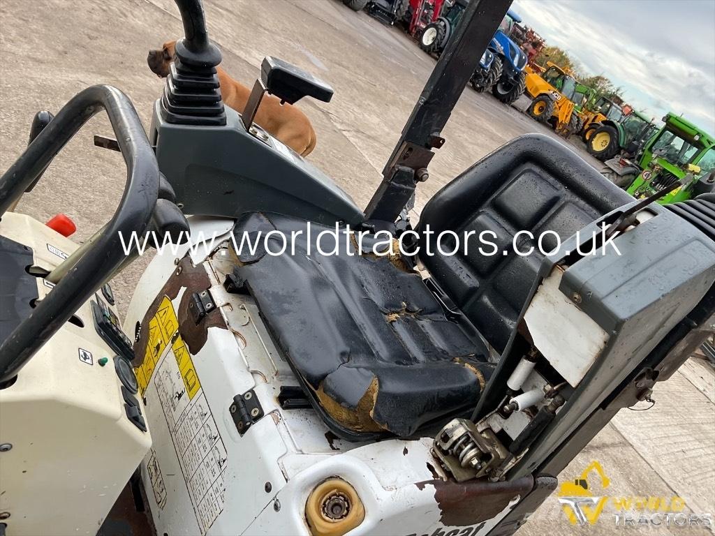 Bobcat E 10 ミニ油圧ショベル 7t以下（ミニユンボ・ミニディガー）