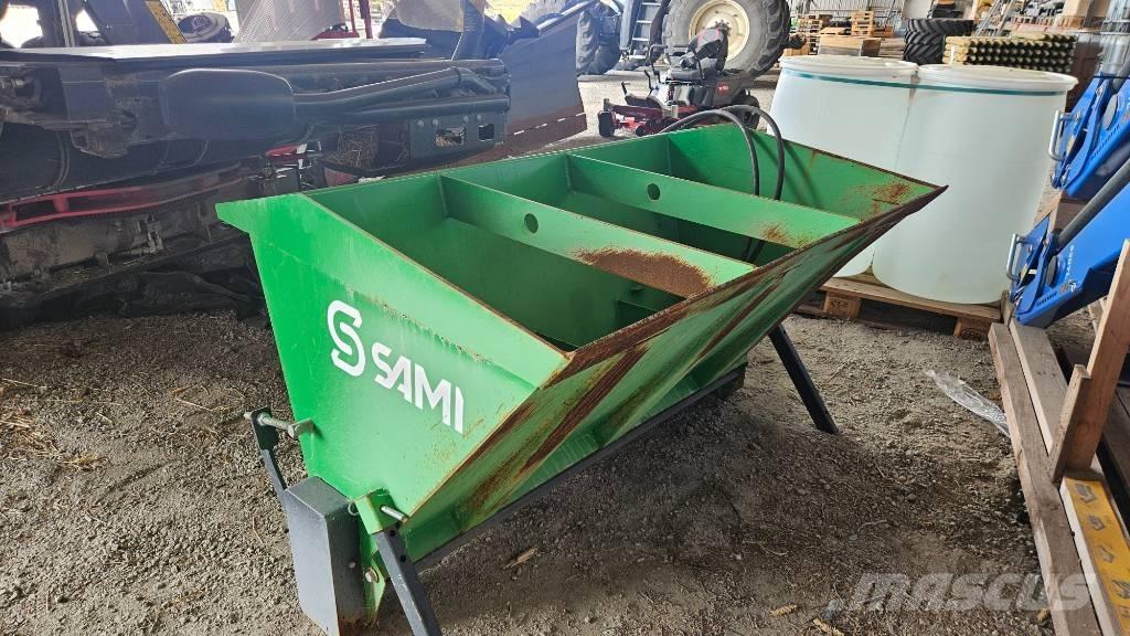 Sami SL-1500 砂と塩撒き専用車