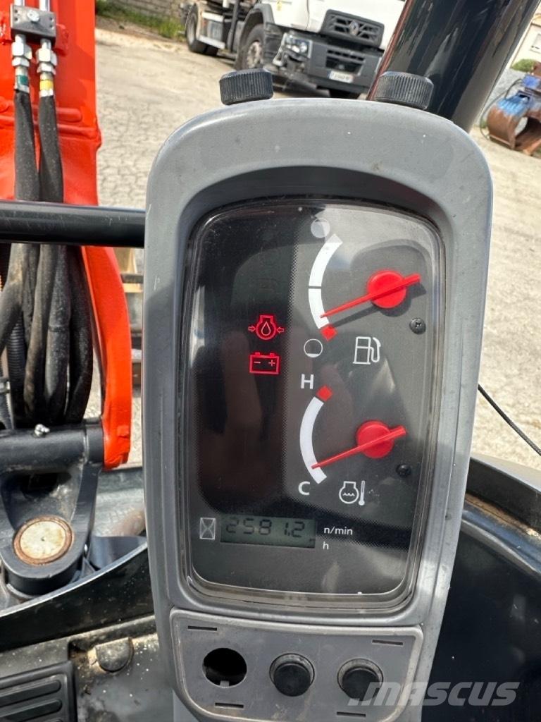 Kubota U 27-4 ミニ油圧ショベル 7t以下（ミニユンボ・ミニディガー）