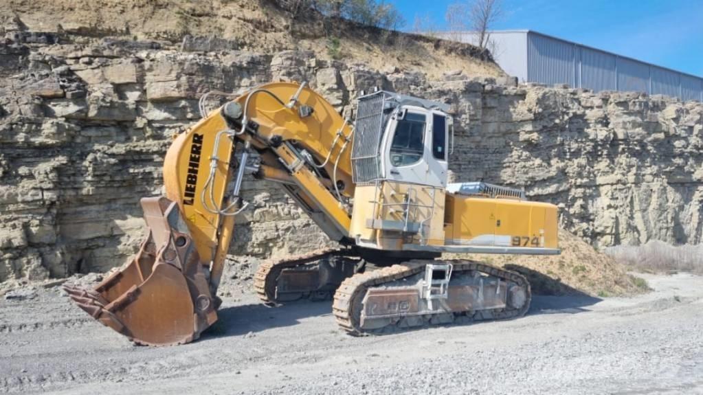 Liebherr R 974 C 大型油圧ショベル12t以上（パワーショベル・ユンボ）