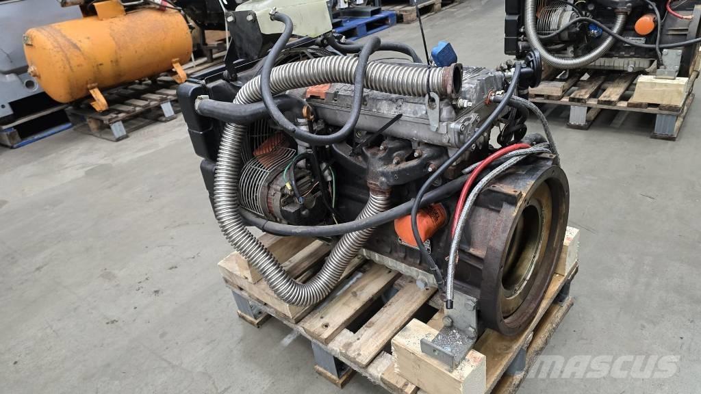 Lombardini LDW1204 エンジン