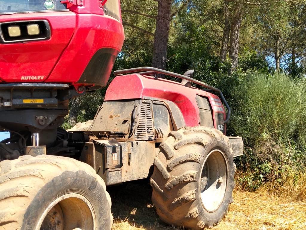 Komatsu 931 ハーベスター