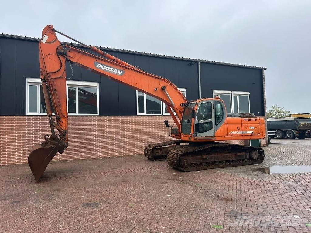 Doosan DX255LC 大型油圧ショベル12t以上（パワーショベル・ユンボ）