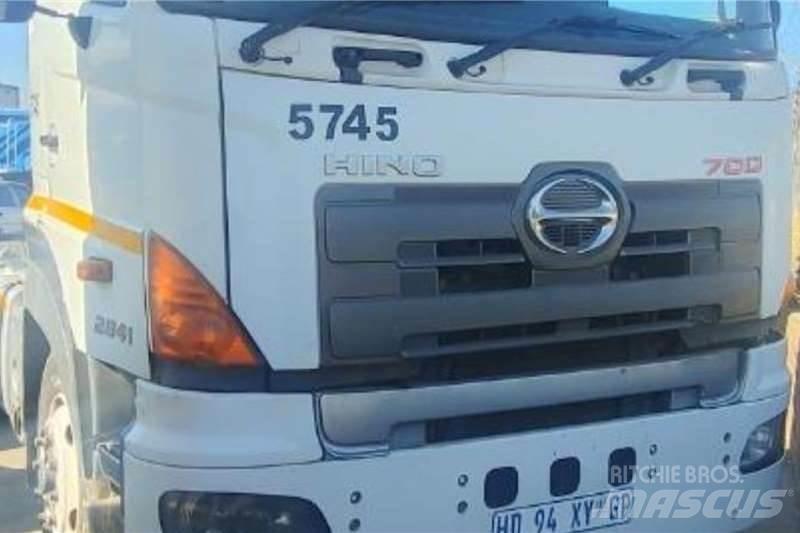 Hino 700 2841 その他トラック
