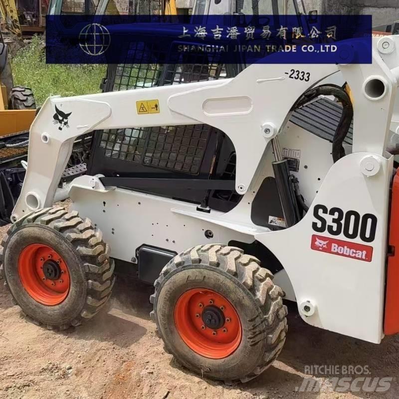 Bobcat S 300 スキッドステアローダー