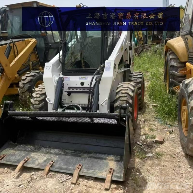 Bobcat S 300 スキッドステアローダー