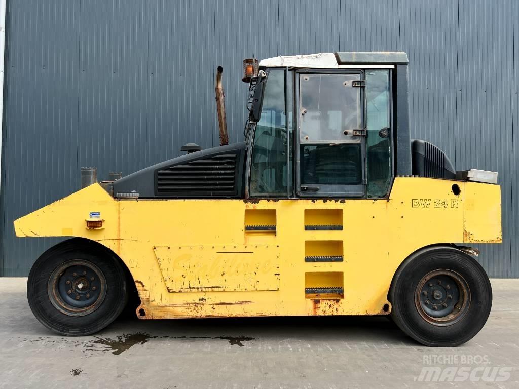 Bomag BW 24 R タイヤローラ