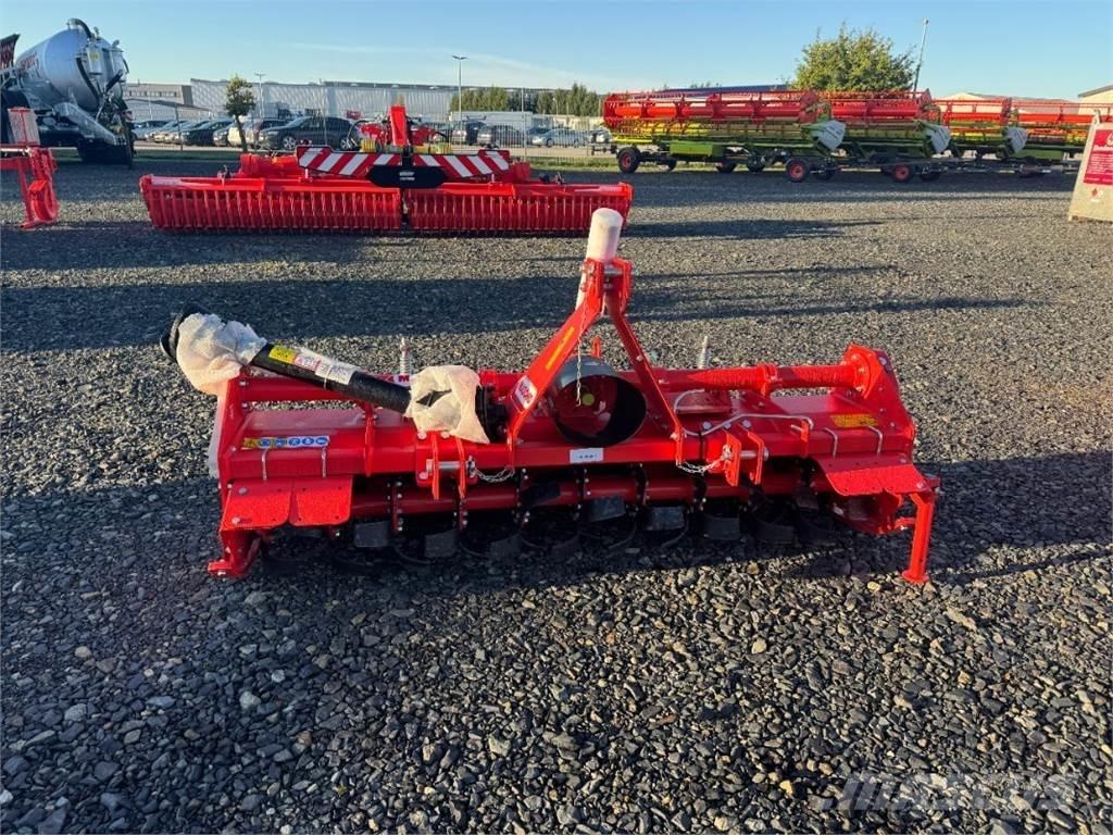 Maschio H 205 土壌準備作業