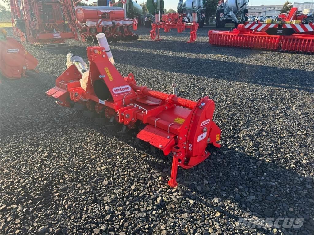 Maschio H 205 土壌準備作業