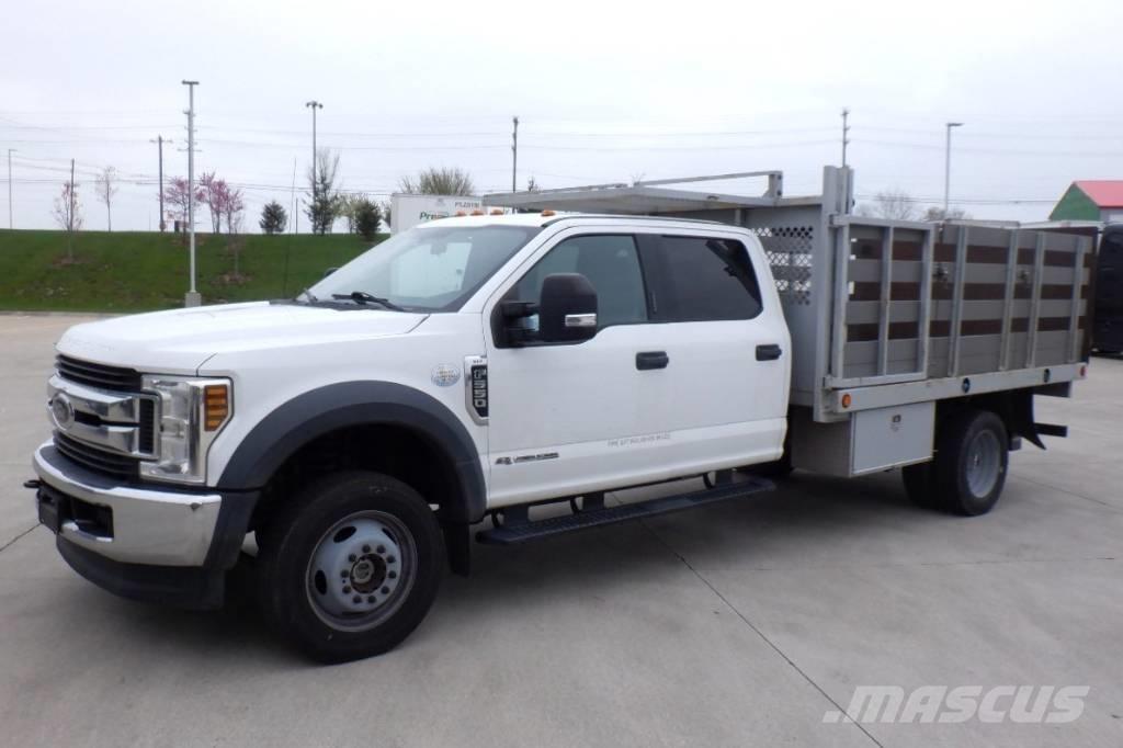 Ford F 550 XLT SD 平ボディー