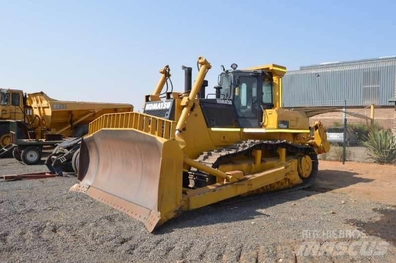 Komatsu D155-5 ブルドーザー