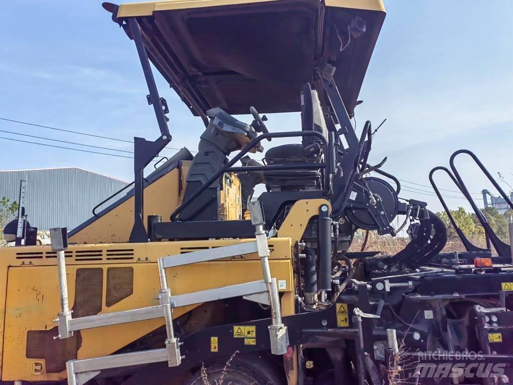 CAT AP655F アスファルトフィニッシャ