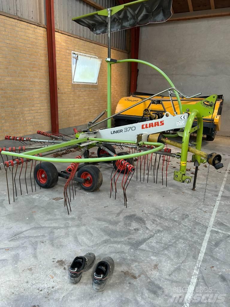 CLAAS Liner 370 テッダー・テッダーレーキ