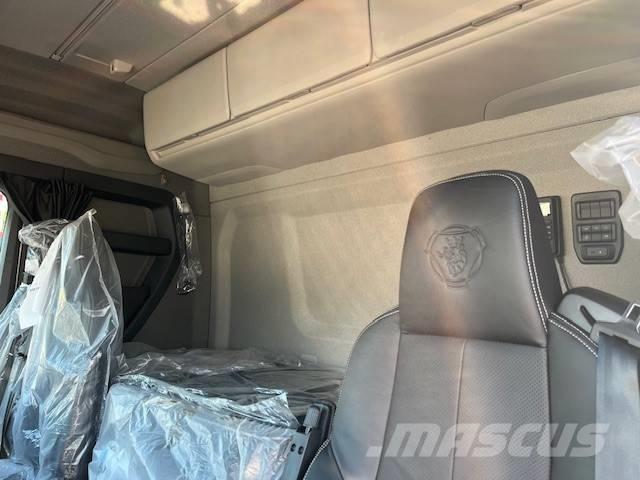 Scania R 560 クレーントラック、ユニック車