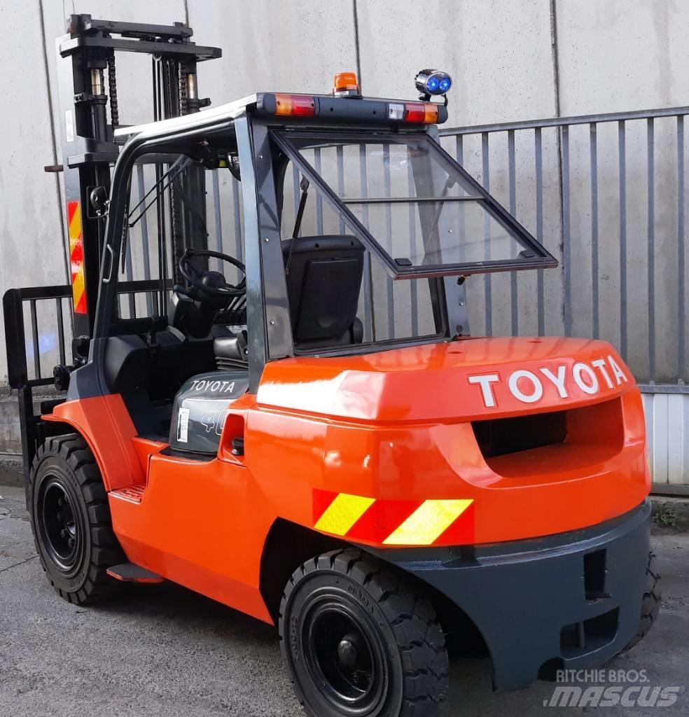 Toyota 7 FD 40 ディーゼル・軽油