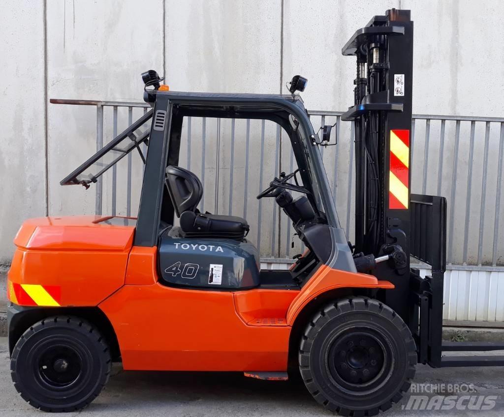 Toyota 7 FD 40 ディーゼル・軽油