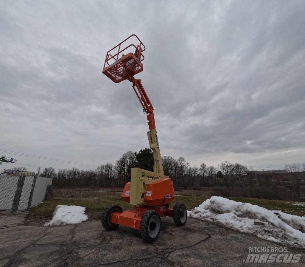 JLG 340 AJ ブームリフト　屈伸型