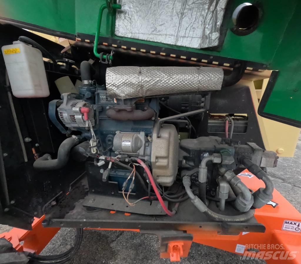 JLG 340 AJ ブームリフト　屈伸型