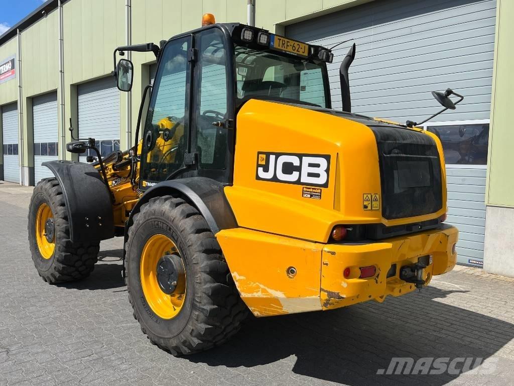 JCB TM 420 農業用テレハンドラー