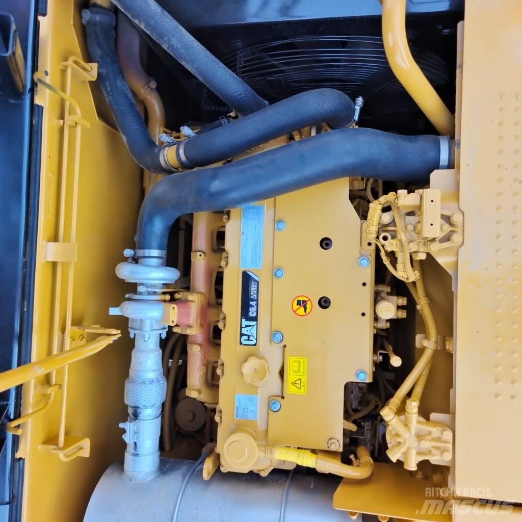 CAT 320 D2L 大型油圧ショベル12t以上（パワーショベル・ユンボ）