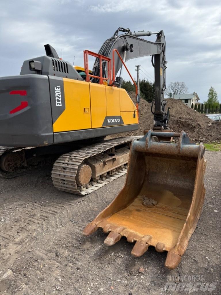 Volvo EC 220 EL 大型油圧ショベル12t以上（パワーショベル・ユンボ）