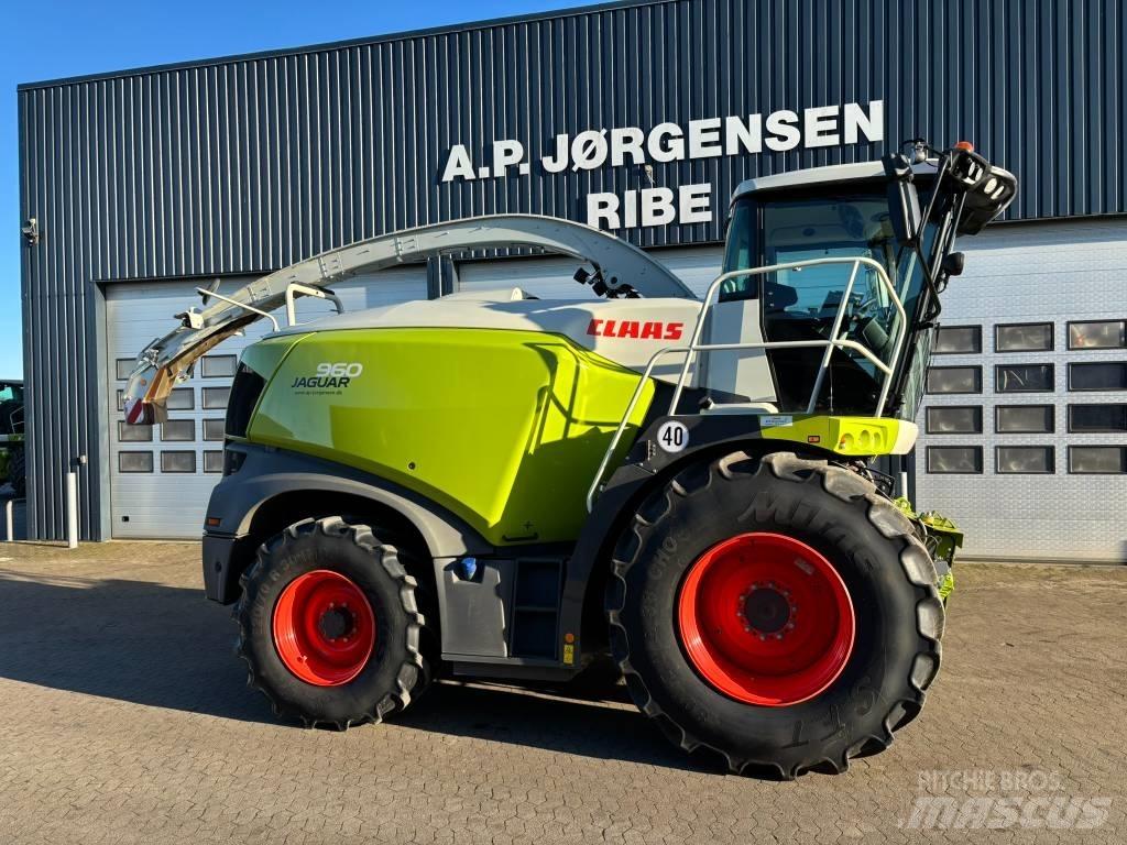 CLAAS Jaguar 960 4WD 自走式フォレージハーベスター