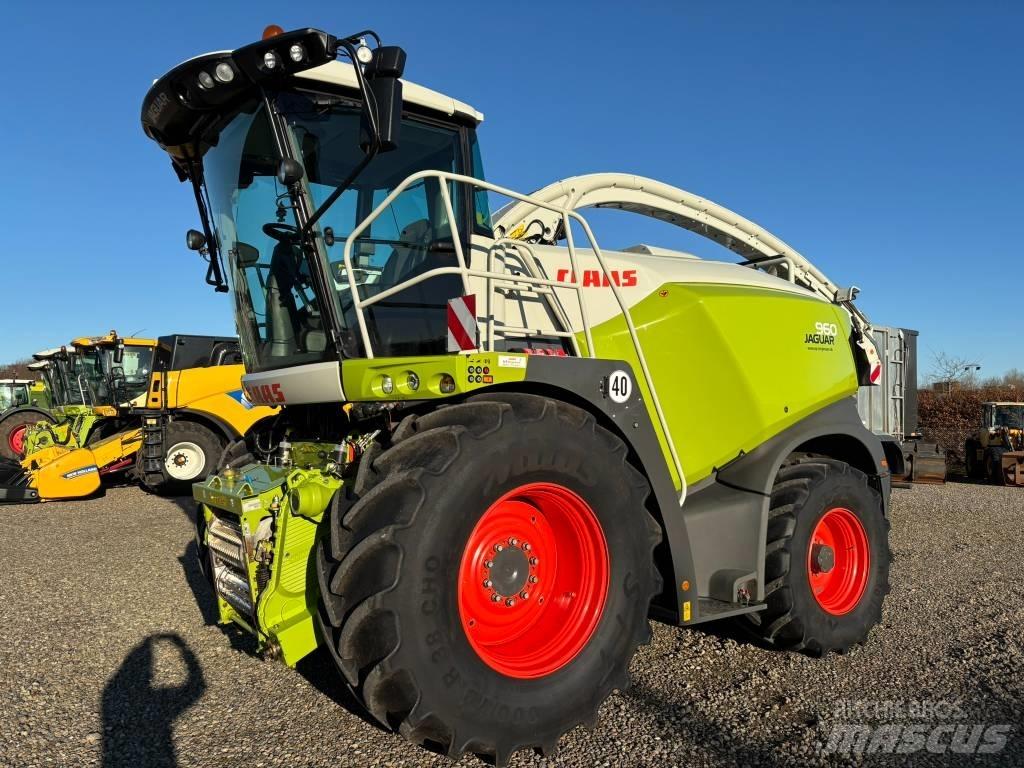 CLAAS Jaguar 960 4WD 自走式フォレージハーベスター