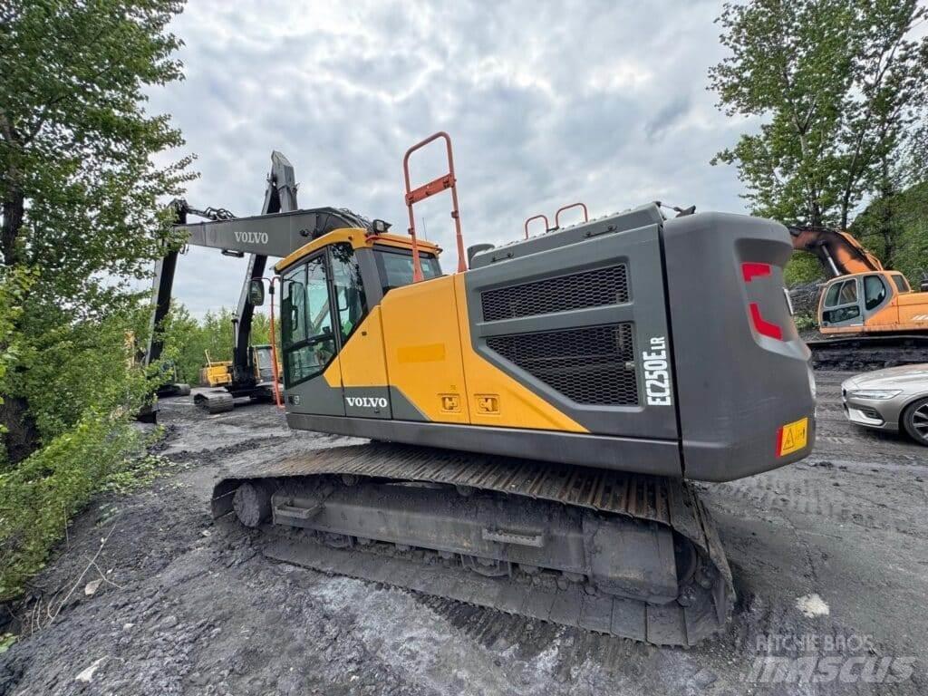 Volvo EC250ELR 大型油圧ショベル12t以上（パワーショベル・ユンボ）