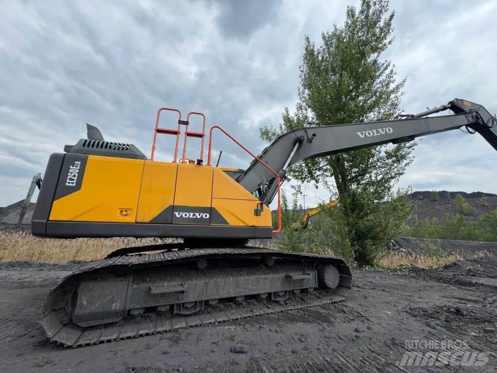 Volvo EC250ELR 大型油圧ショベル12t以上（パワーショベル・ユンボ）