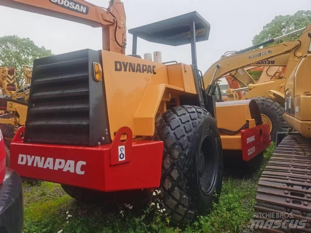 Dynapac ca251d 振動ローラ