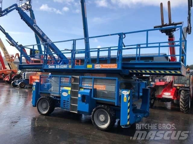 Genie GS 5390 RT シザースリフト