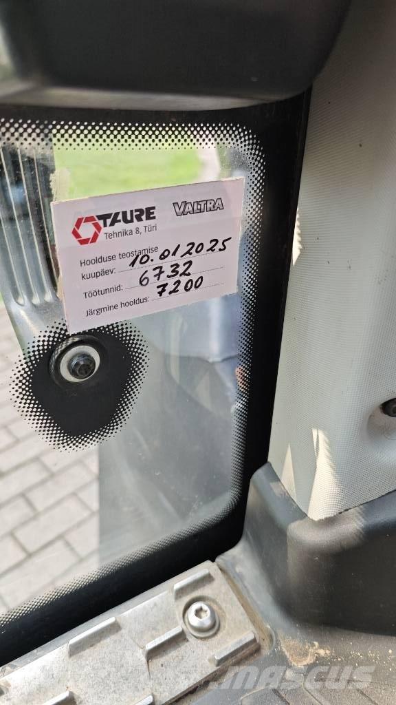 Valtra T 254 V トラクター