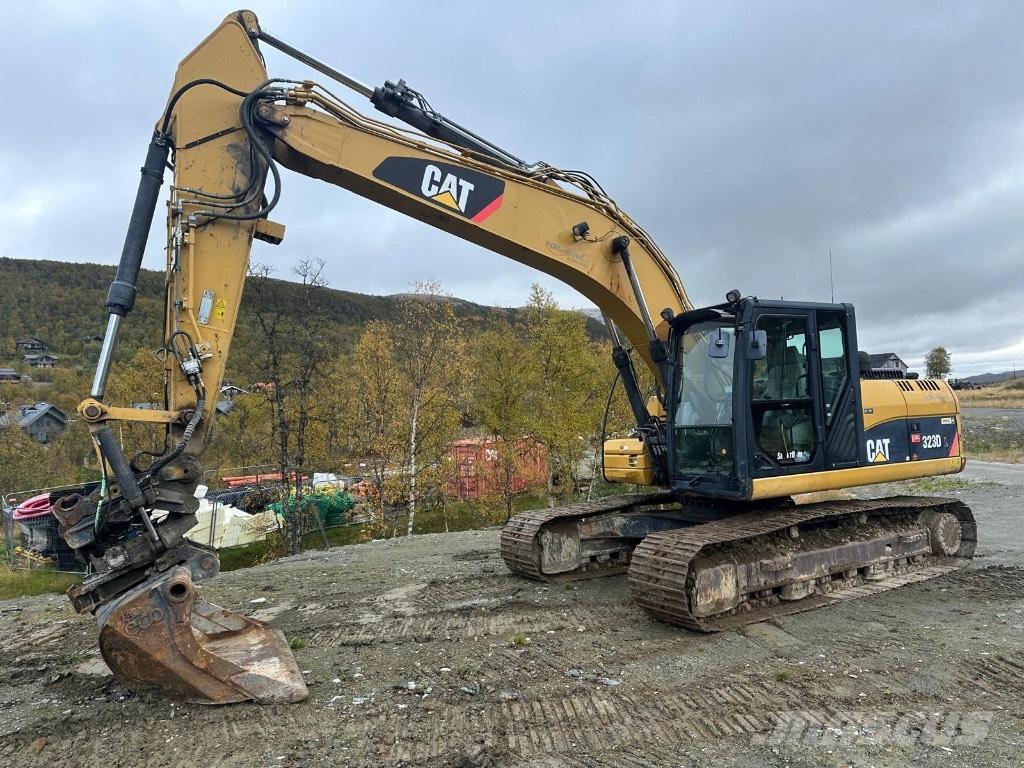 CAT 323 D L 大型油圧ショベル12t以上（パワーショベル・ユンボ）