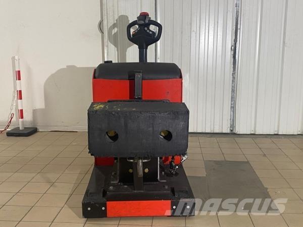 Manitou TI30 RM SP 自走式スタッカー