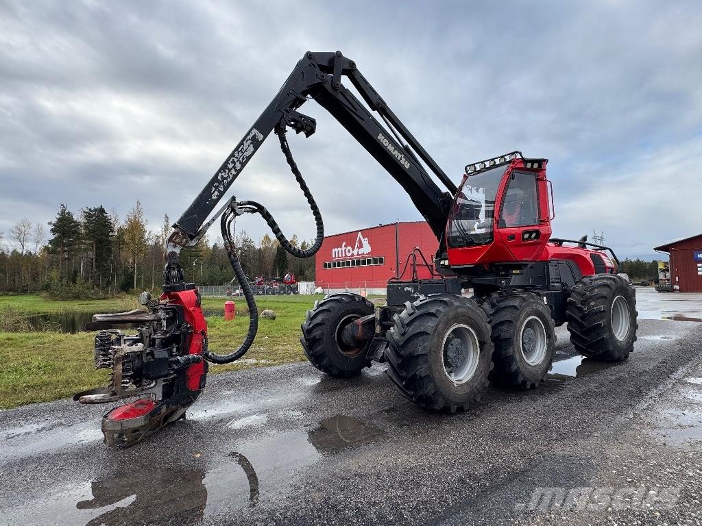 Komatsu 951 ハーベスター